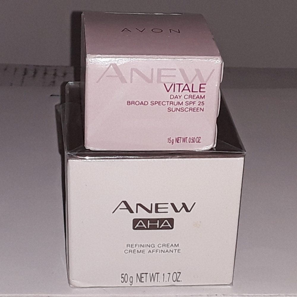 Avon Two-Piece Skincare Bundle - NIB